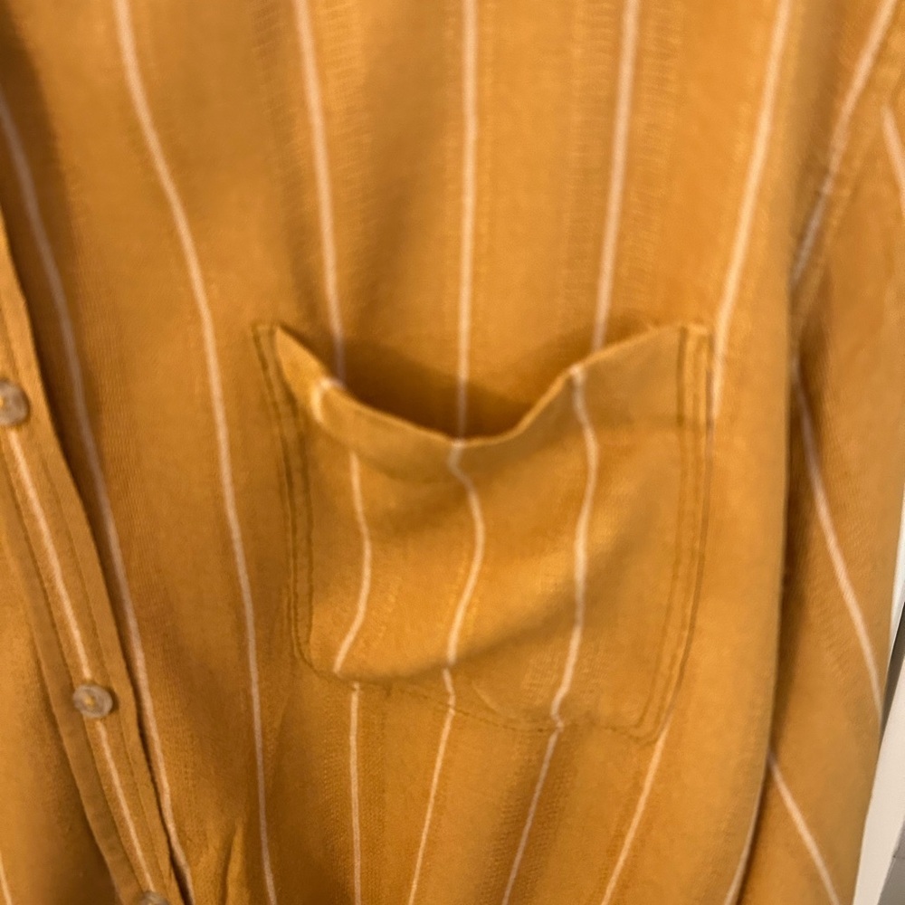 American Eagle 🦅 Viscose Knot tye top! Balloon sleeves - Picture 7 of 7